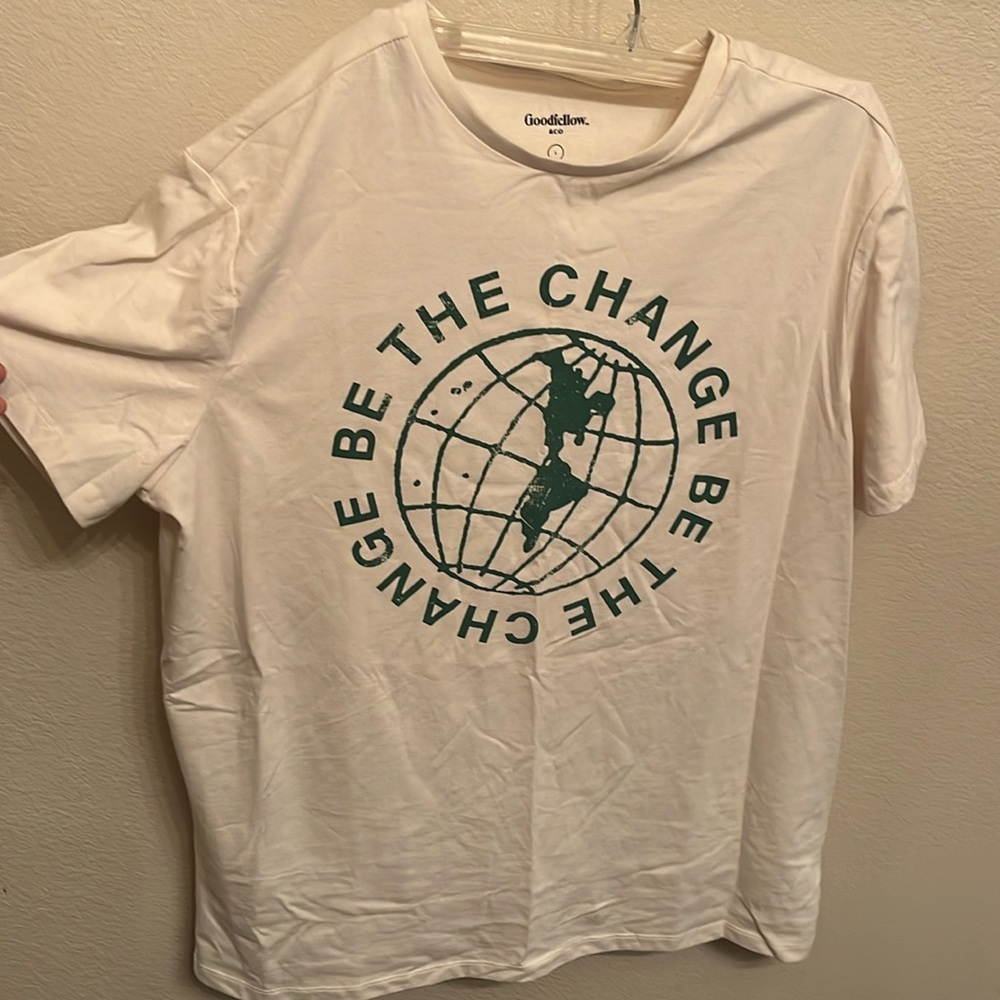 Large good fellow shirt never worn but no tags